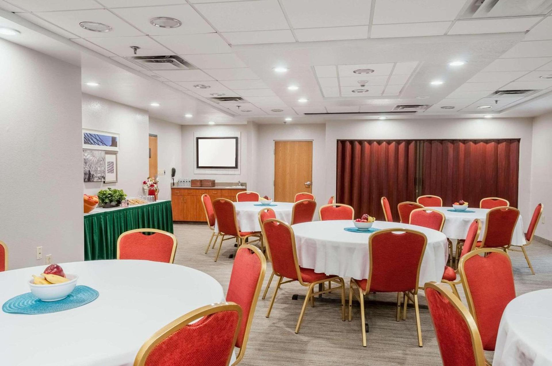 Country Inn & Suites by Radisson, Cookeville, TN photo 20