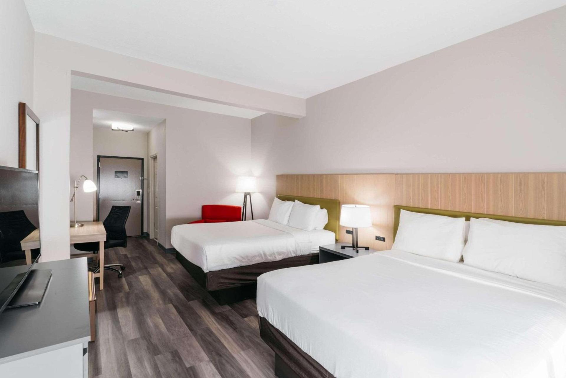 Townhome Inn & Suites by IHG photo 5