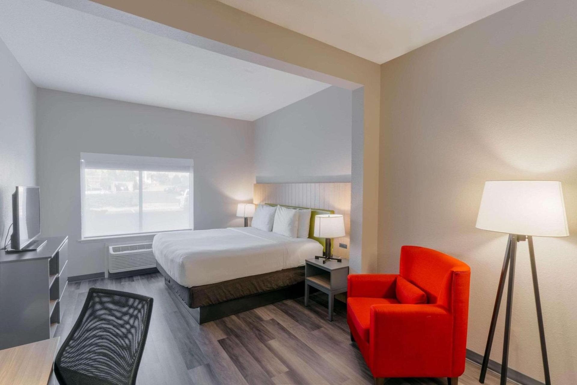 Townhome Inn & Suites by IHG photo 7
