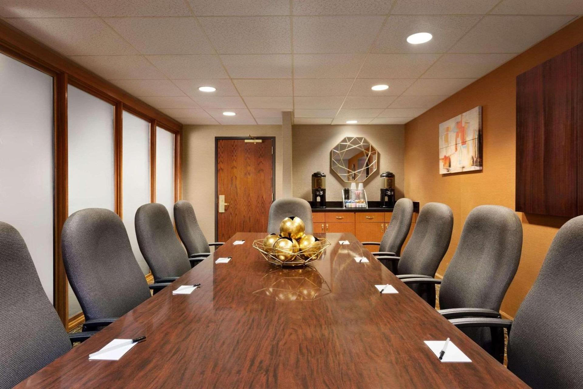 Townhome Inn & Suites by IHG photo 15