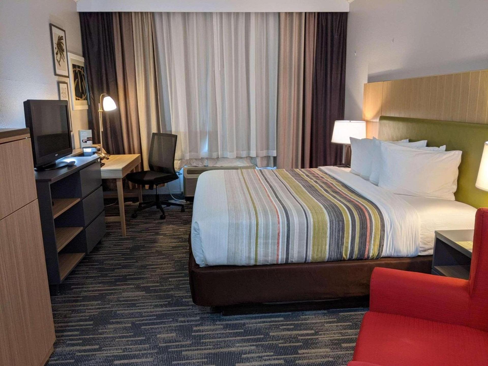 Country Inn & Suites by Radisson, Nashville, TN photo 9