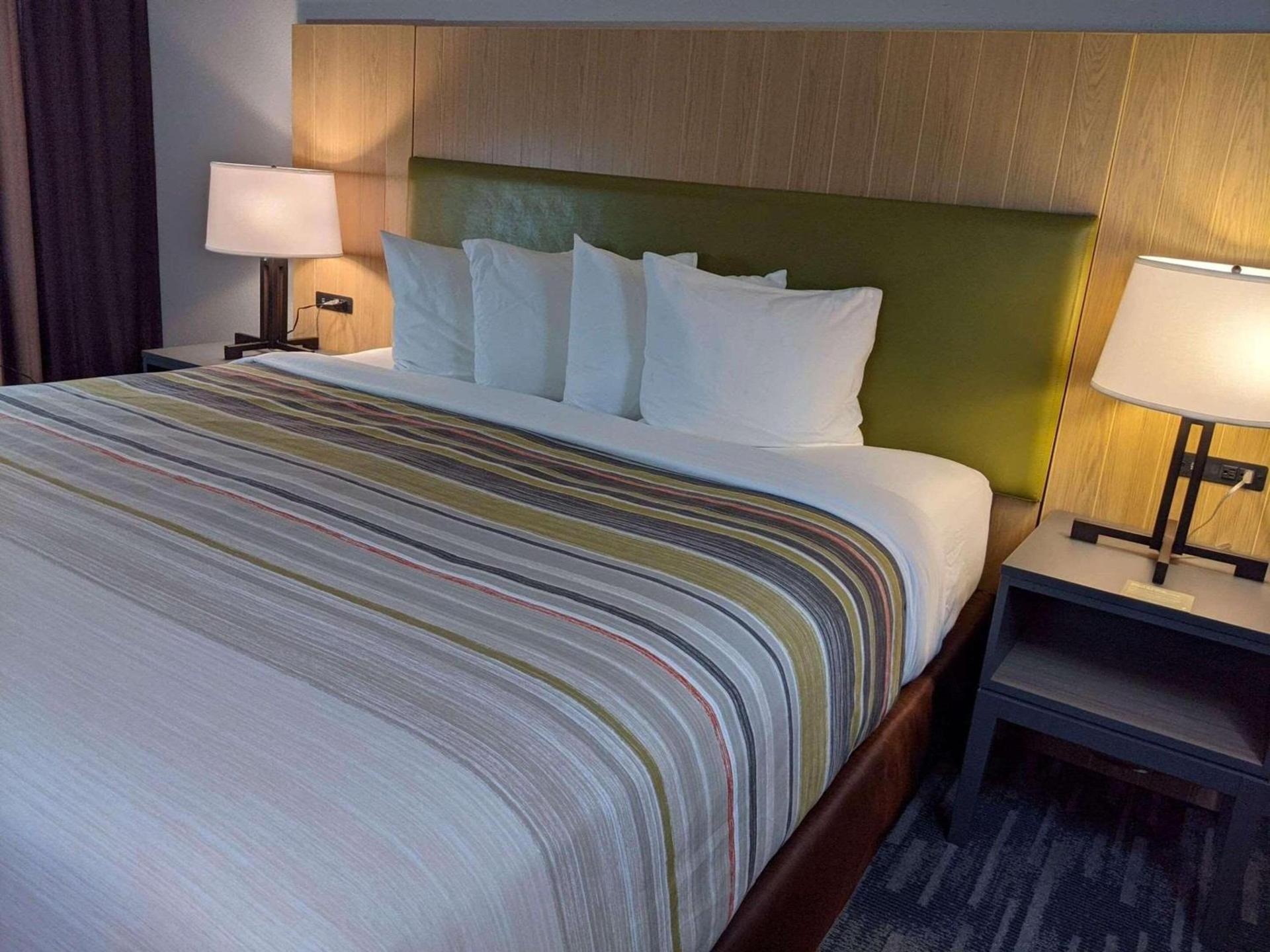 Country Inn & Suites by Radisson, Nashville, TN photo 11