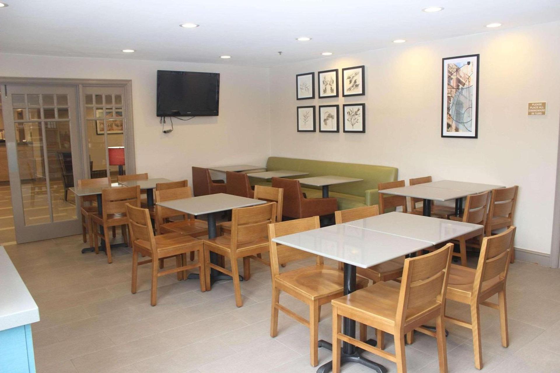 Country Inn & Suites by Radisson, Nashville, TN photo 13