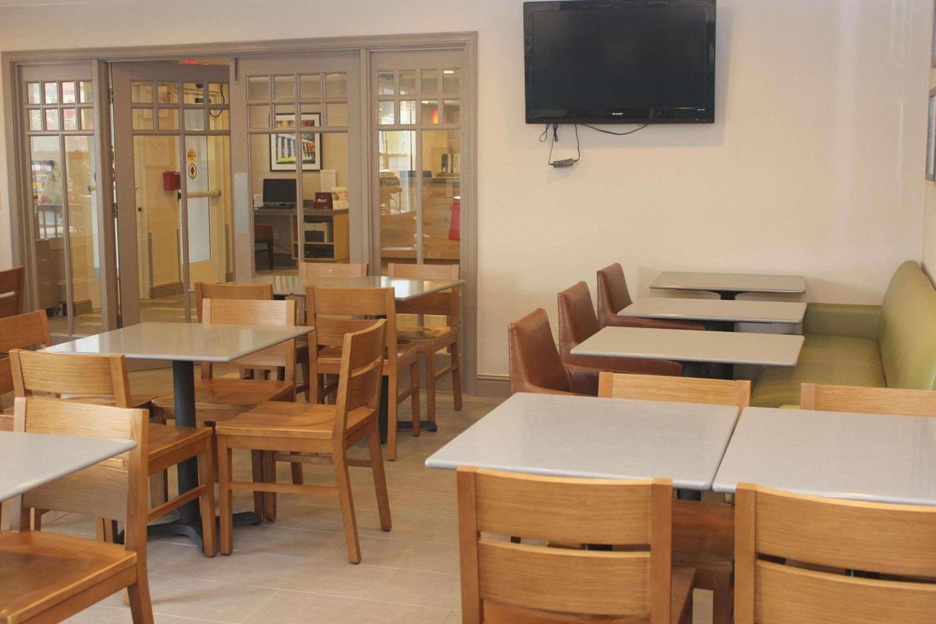 Country Inn & Suites by Radisson, Nashville, TN photo 14