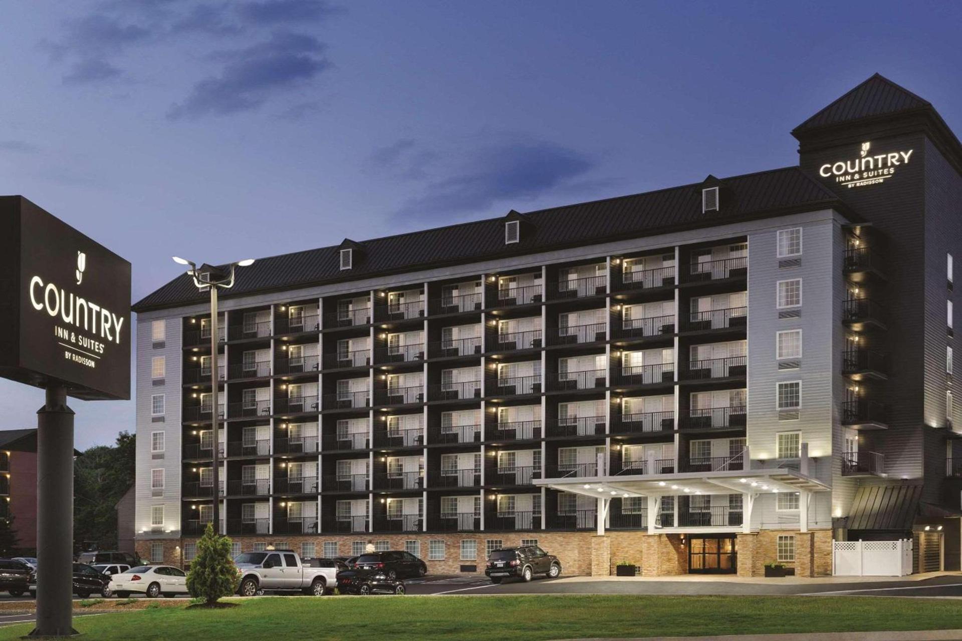 Country Inn & Suites by Radisson, Pigeon Forge South, TN photo 1