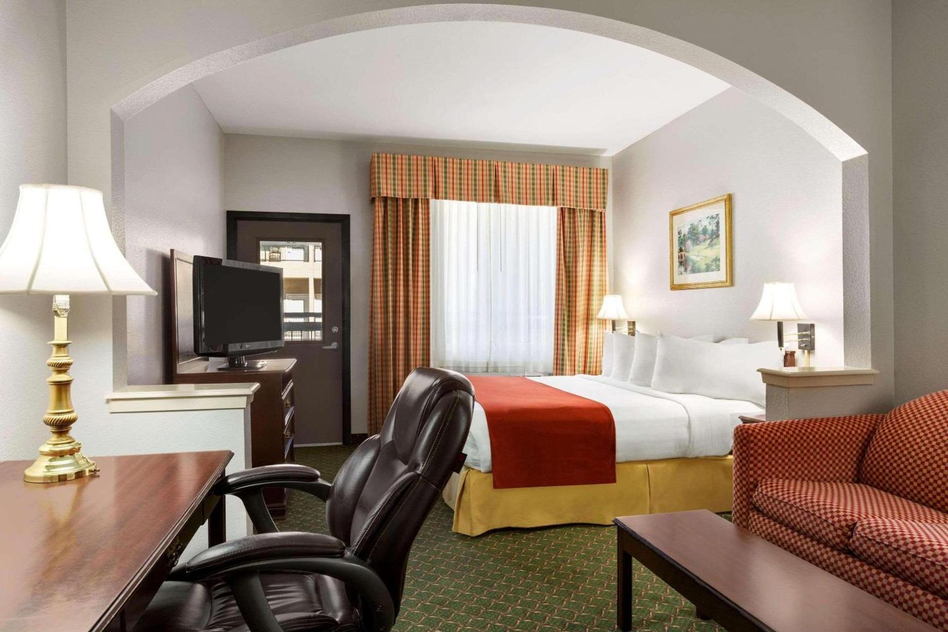 Country Inn & Suites by Radisson, Fort Worth West l-30 NAS JRB photo 9