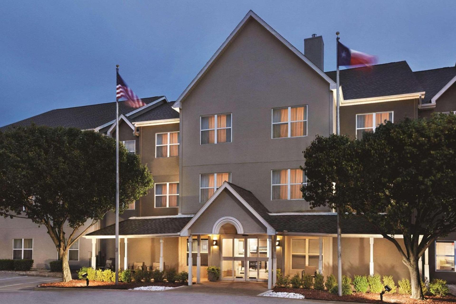 Country Inn & Suites by Radisson, Lewisville, TX — hotel in Lewisville