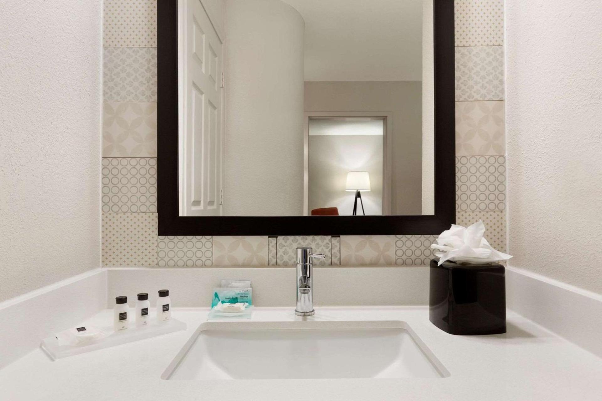 Country Inn & Suites by Radisson, San Antonio Medical Center, TX photo 6