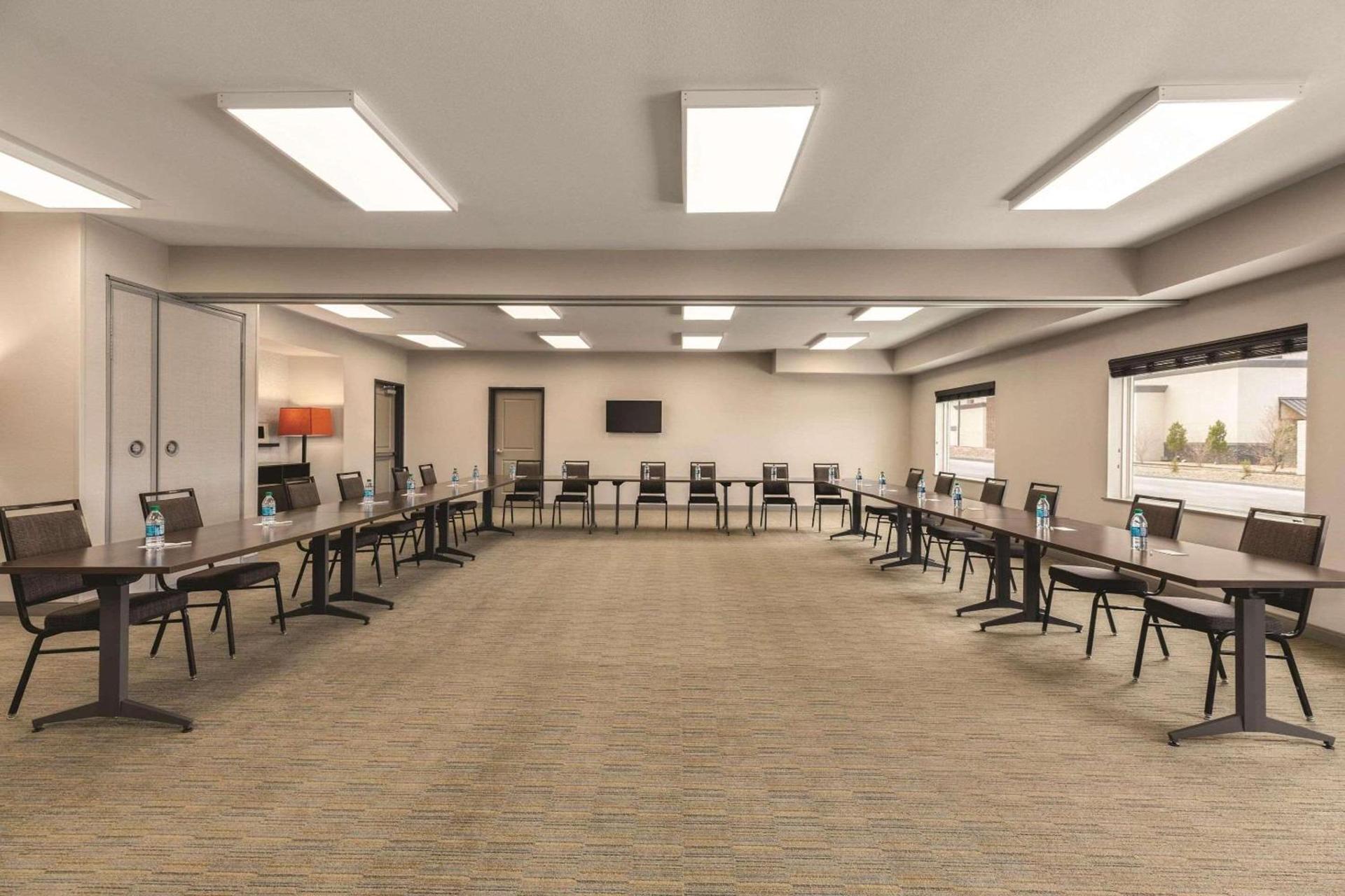 Country Inn & Suites by Radisson, Lubbock Southwest, TX photo 15