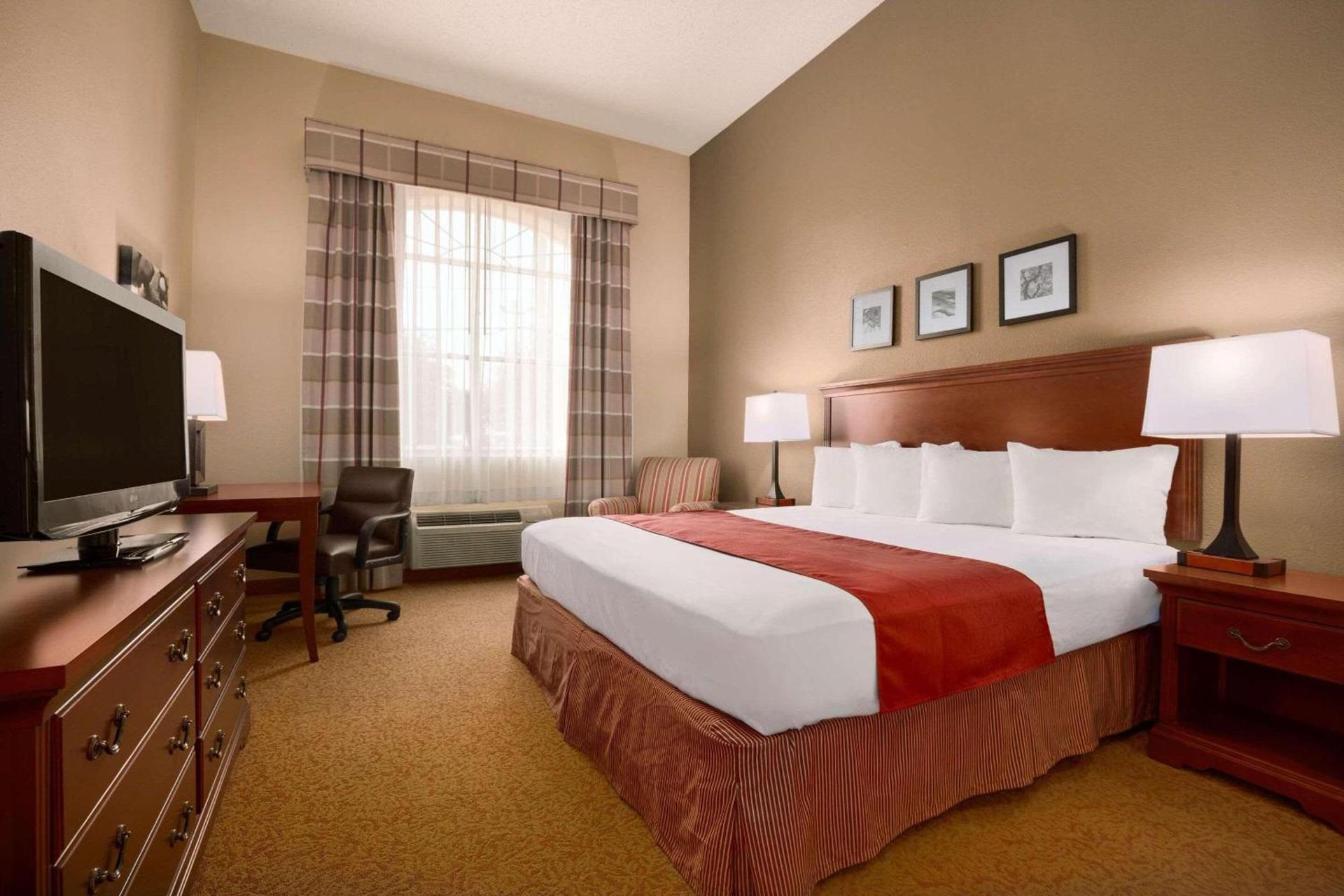 Country Inn & Suites by Radisson, Humble IAH East photo 5