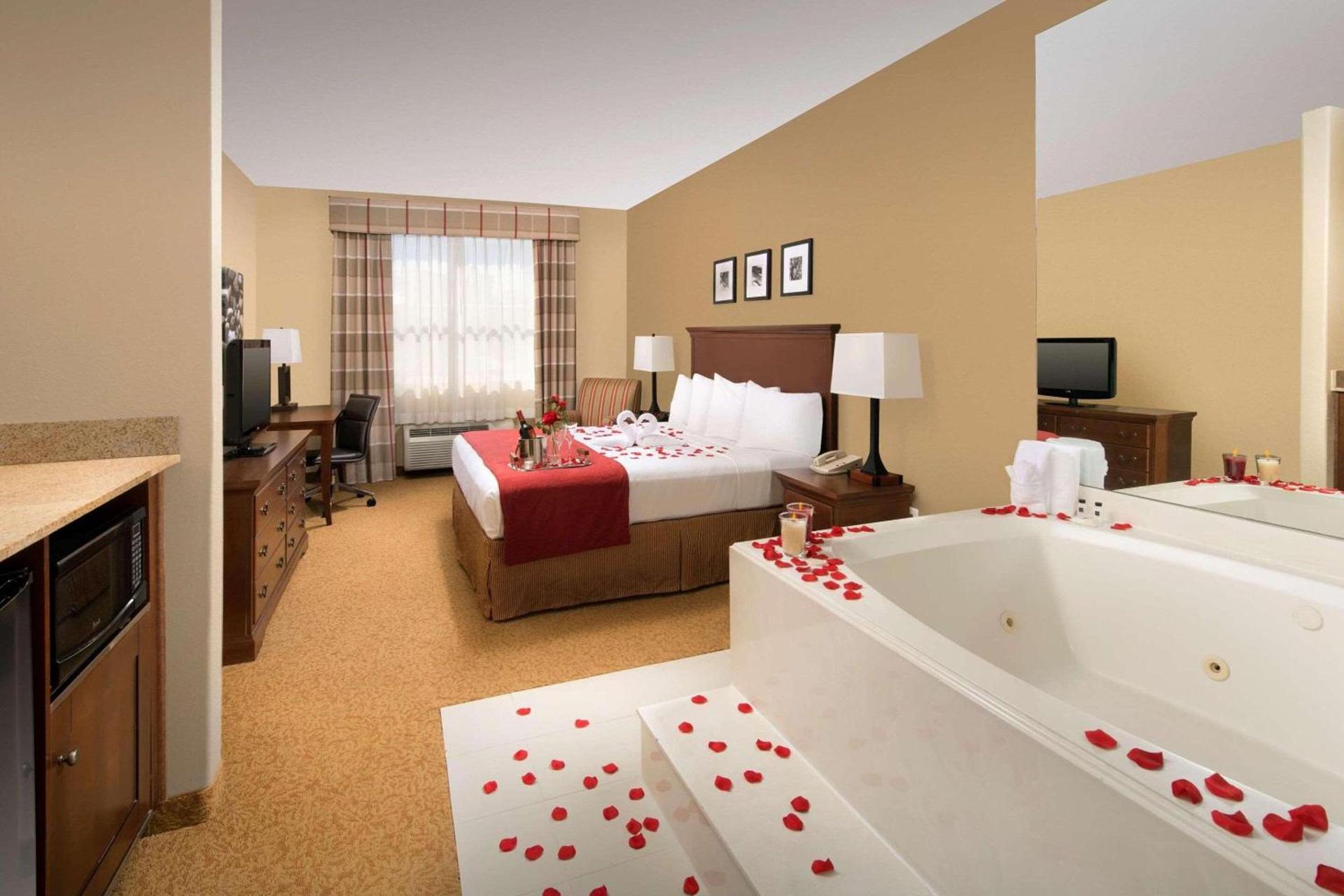 Country Inn & Suites by Radisson, Humble IAH East photo 9
