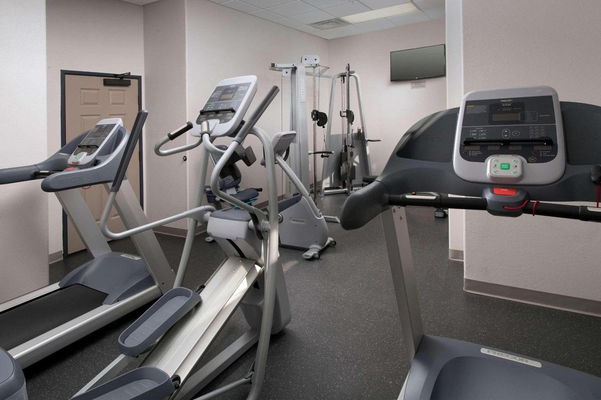 Country Inn & Suites by Radisson, Humble IAH East photo 10