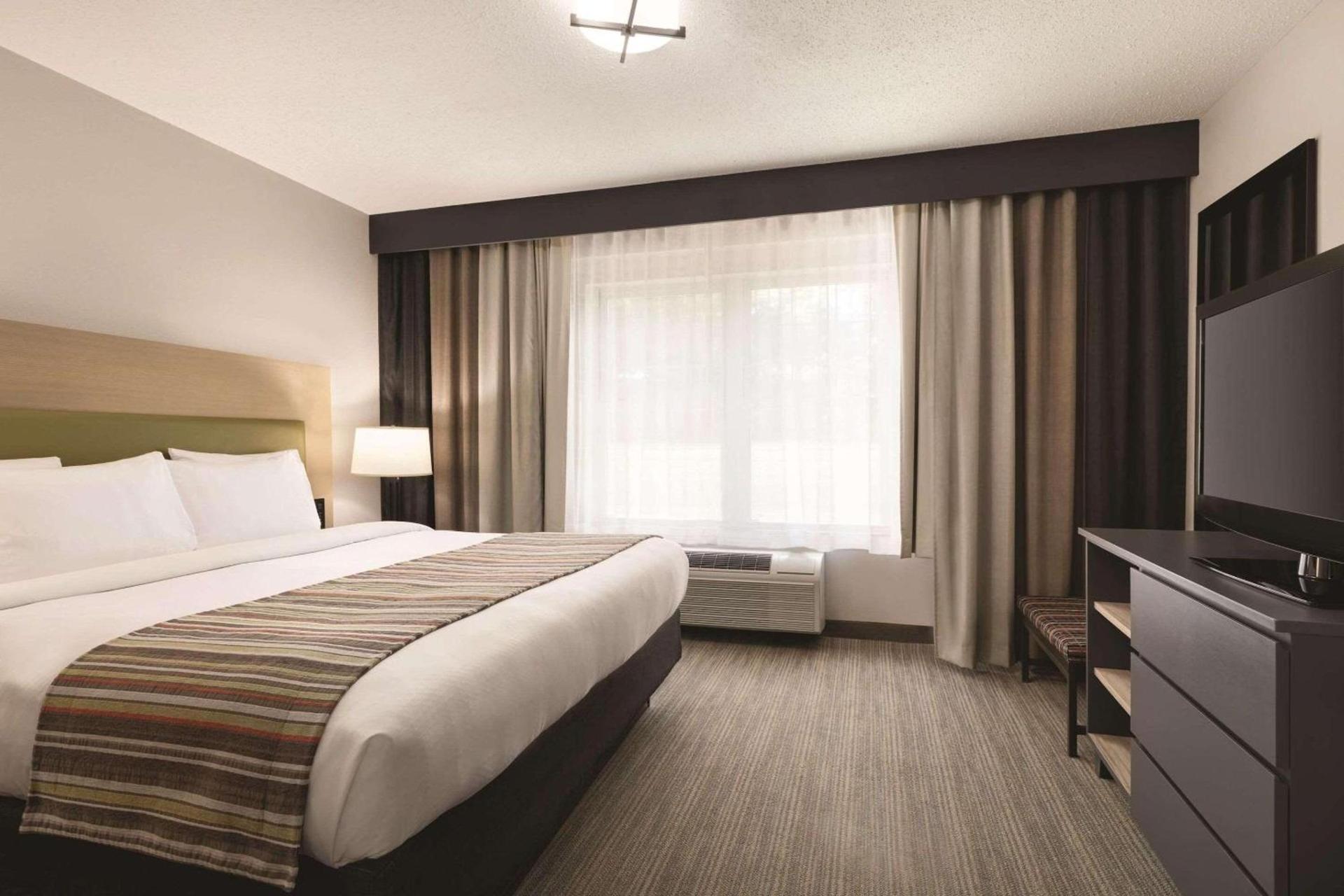 Country Inn & Suites by Radisson, Roanoke, VA photo 4