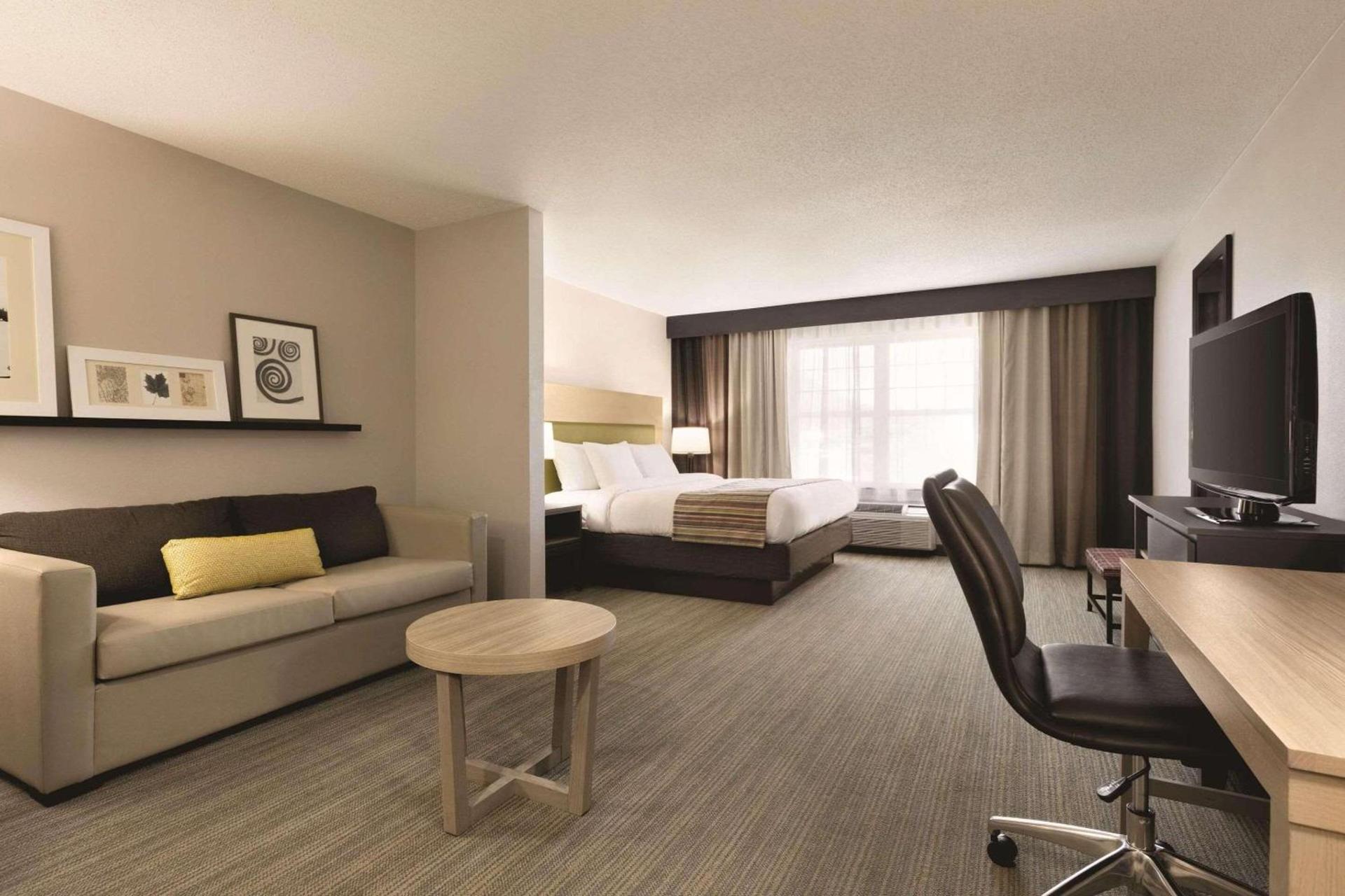 Country Inn & Suites by Radisson, Roanoke, VA photo 7