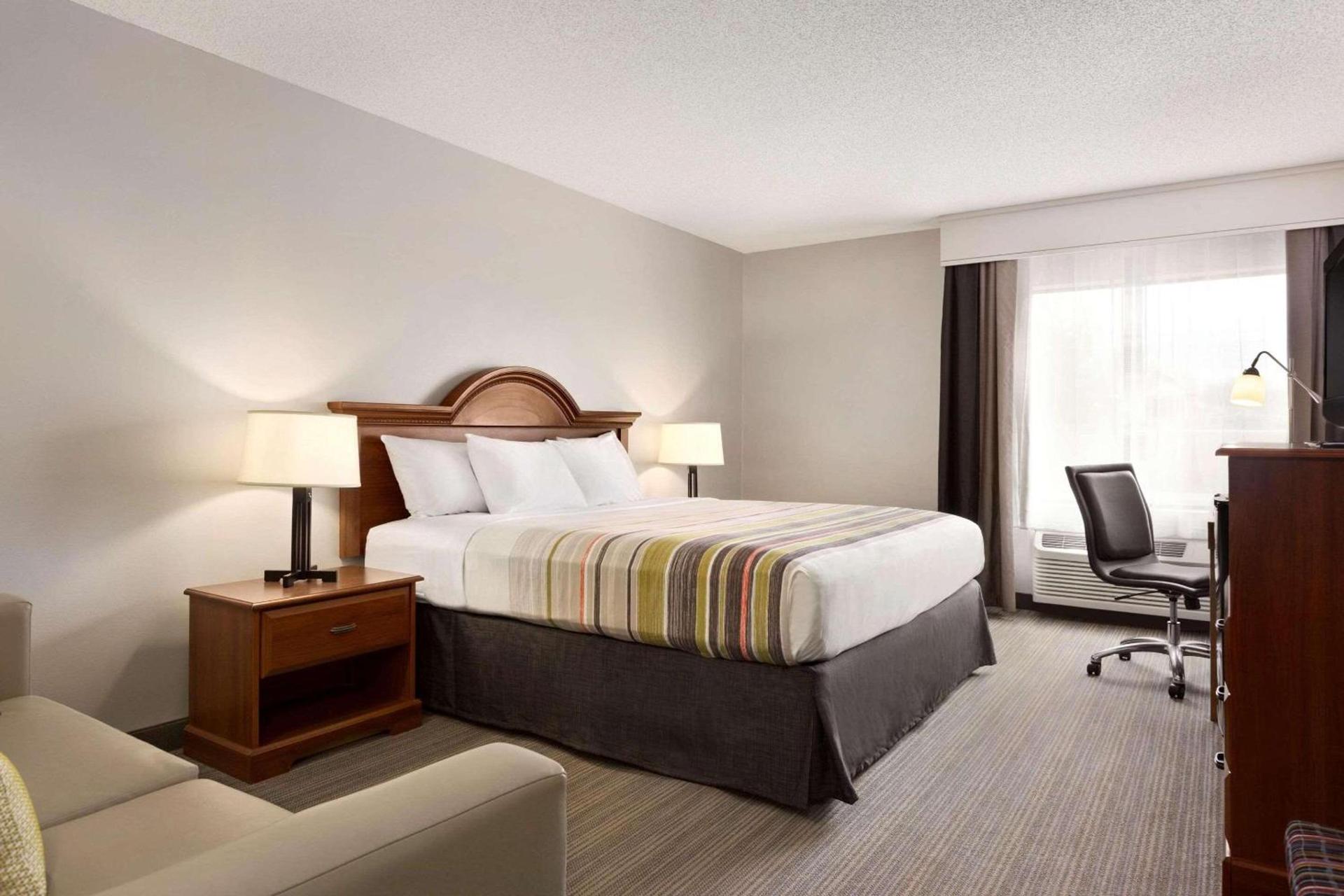 Country Inn & Suites by Radisson, Dahlgren-King George, VA photo 6