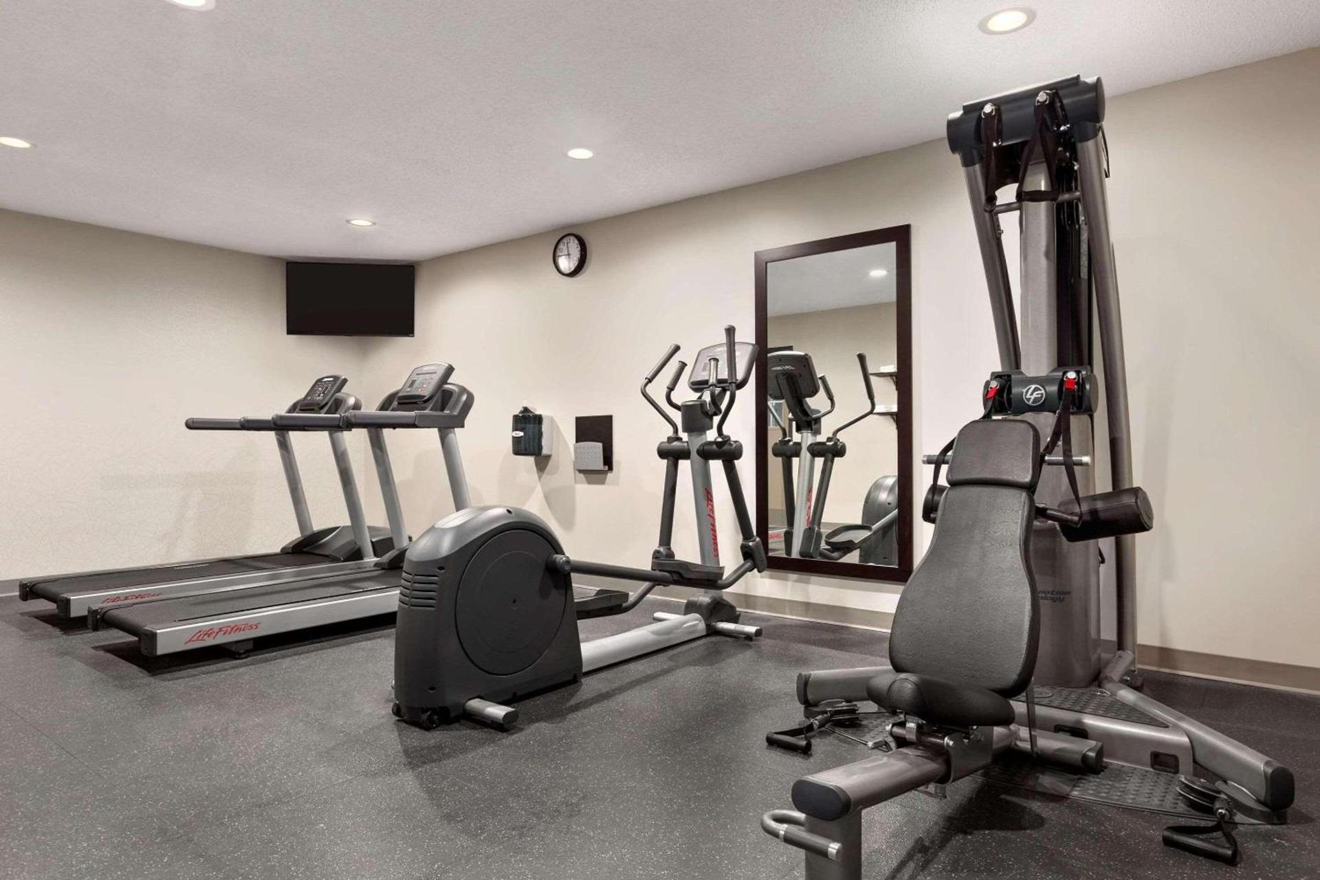 Country Inn & Suites by Radisson, Dahlgren-King George, VA photo 8