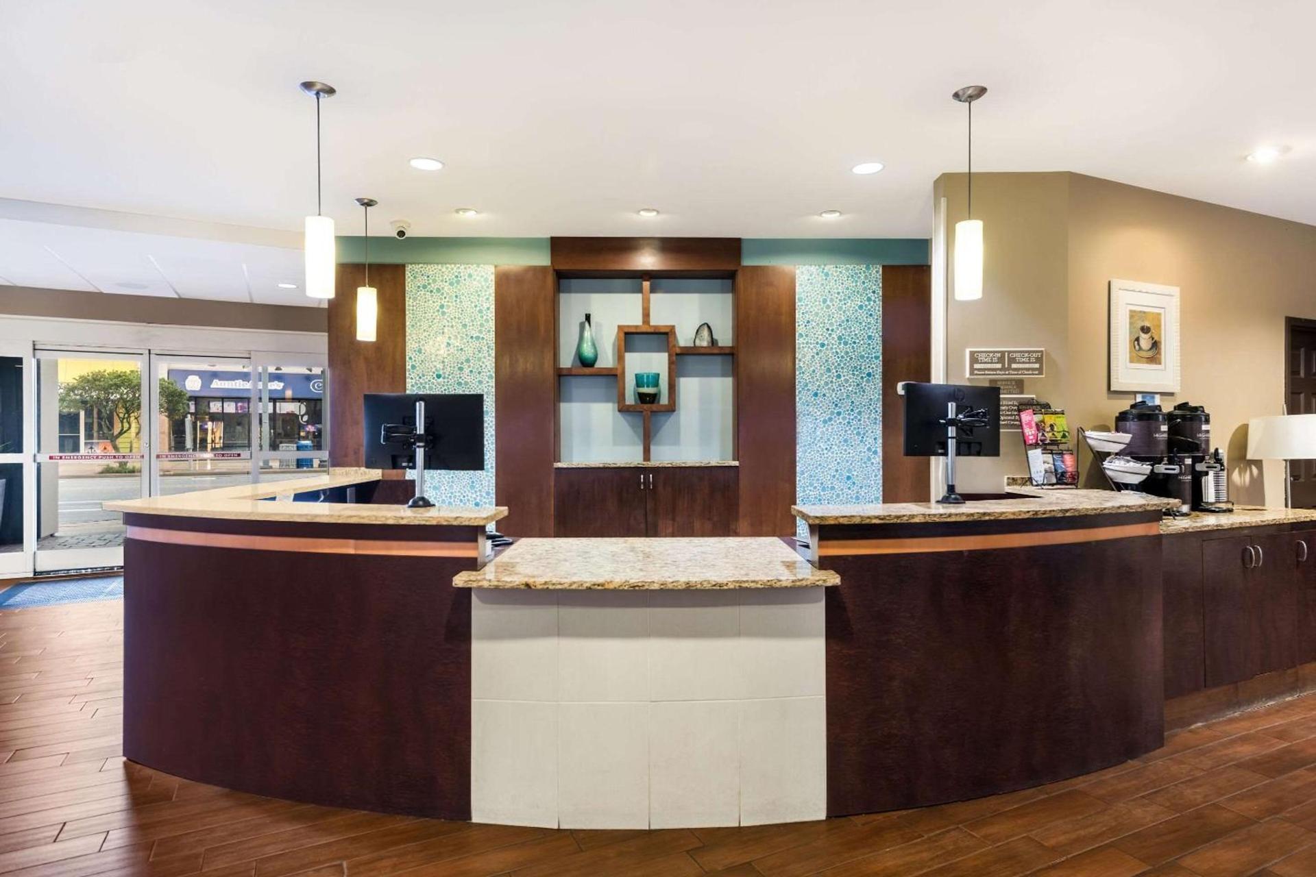 Country Inn & Suites by Radisson, Virginia Beach Oceanfront photo 6