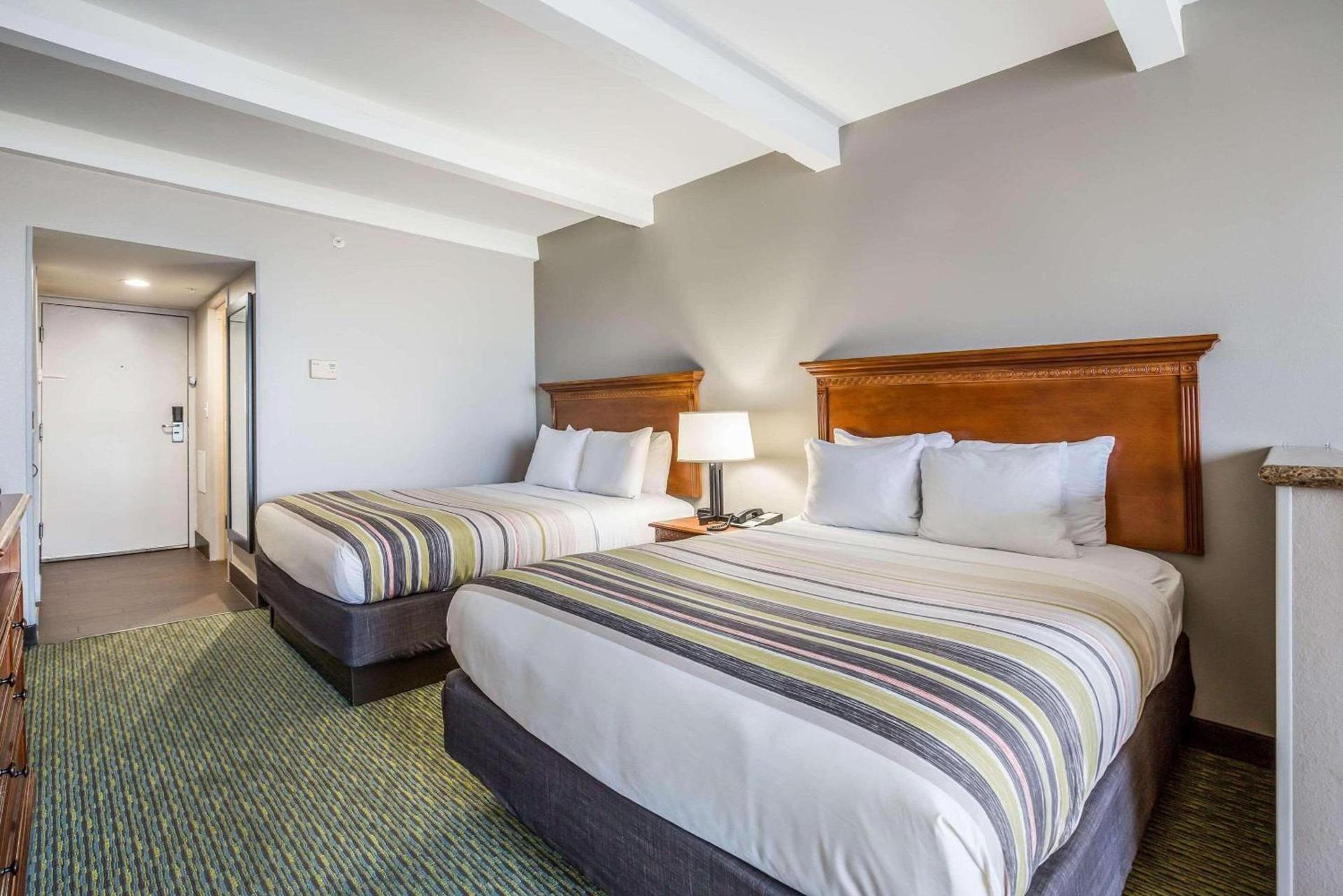 Country Inn & Suites by Radisson, Virginia Beach Oceanfront photo 7
