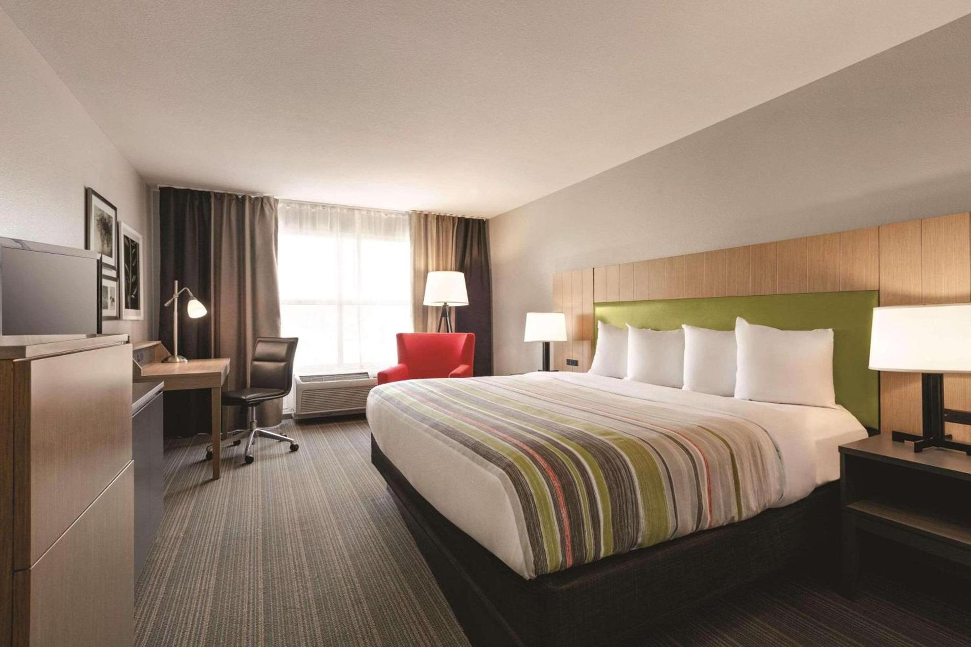 Country Inn & Suites by Radisson, Petersburg, VA photo 4