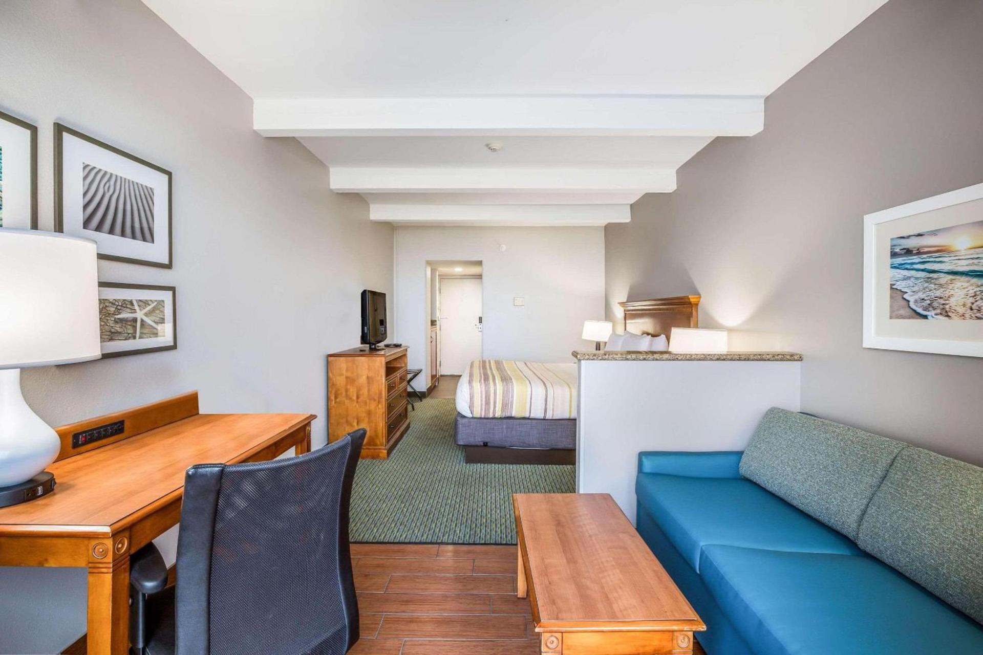 Country Inn & Suites by Radisson, Virginia Beach Oceanfront photo 11