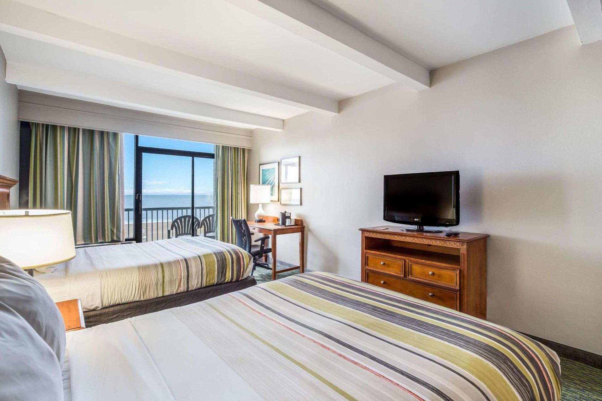 Country Inn & Suites by Radisson, Virginia Beach Oceanfront photo 12