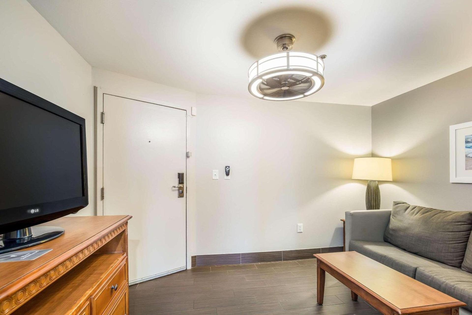 Country Inn & Suites by Radisson, Virginia Beach Oceanfront photo 18
