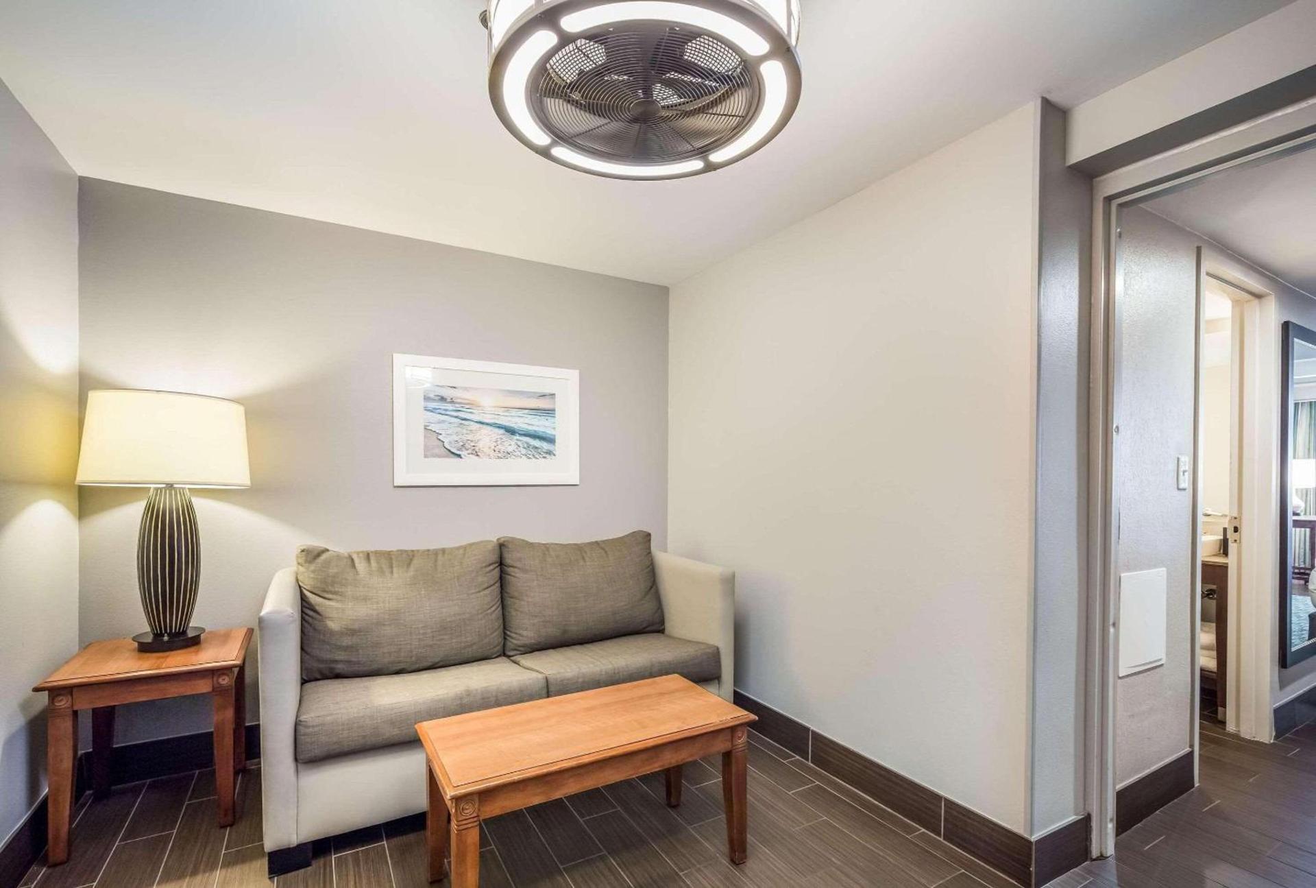 Country Inn & Suites by Radisson, Virginia Beach Oceanfront photo 17