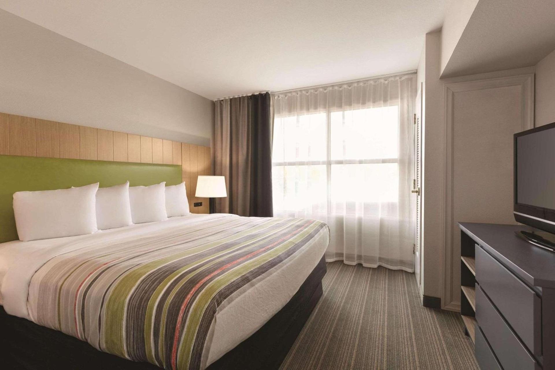 Country Inn & Suites by Radisson, Petersburg, VA photo 6