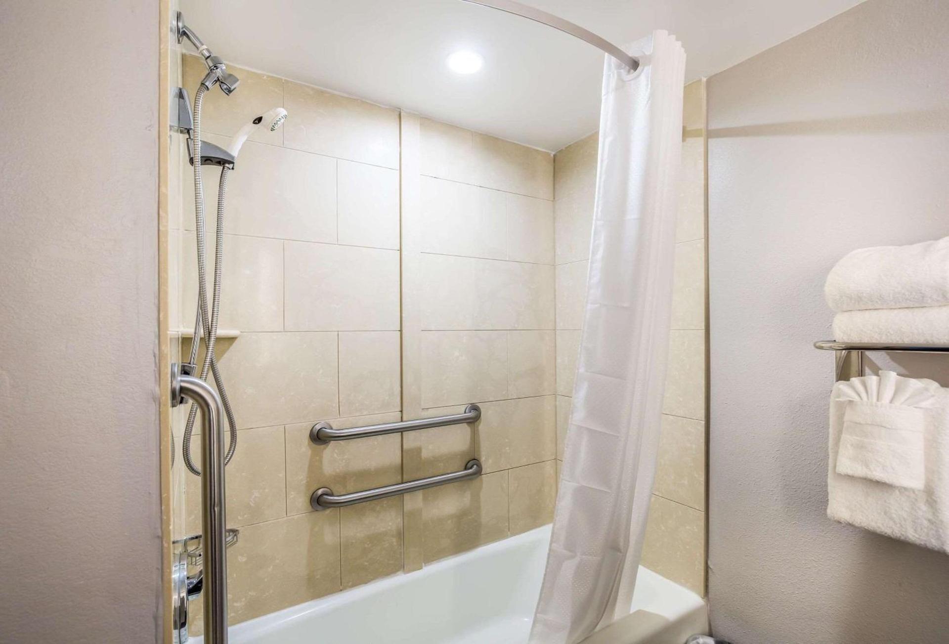 Country Inn & Suites by Radisson, Virginia Beach Oceanfront photo 15