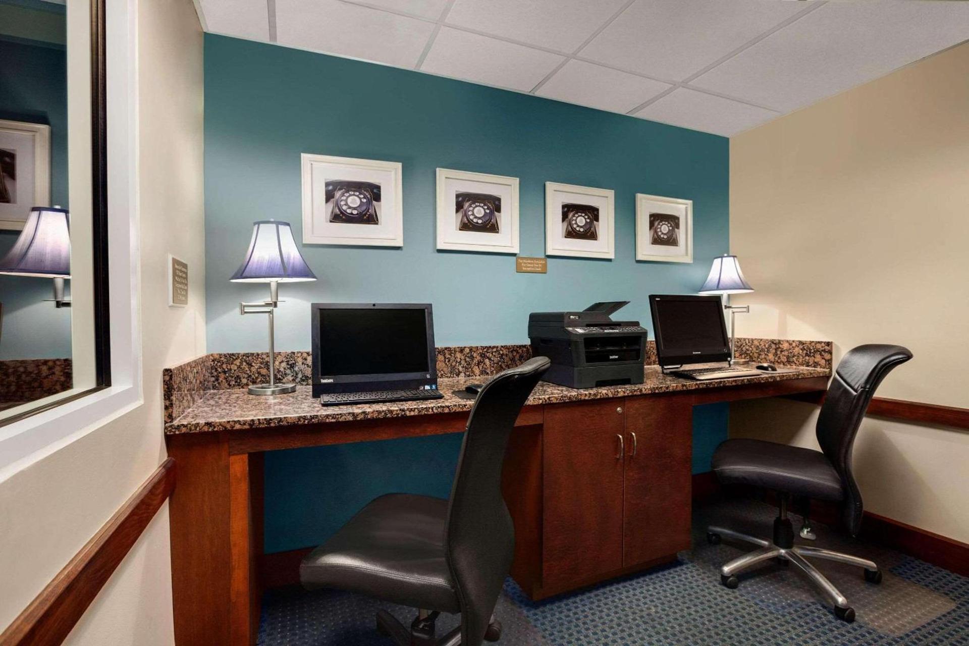 Country Inn & Suites by Radisson, Virginia Beach Oceanfront photo 22