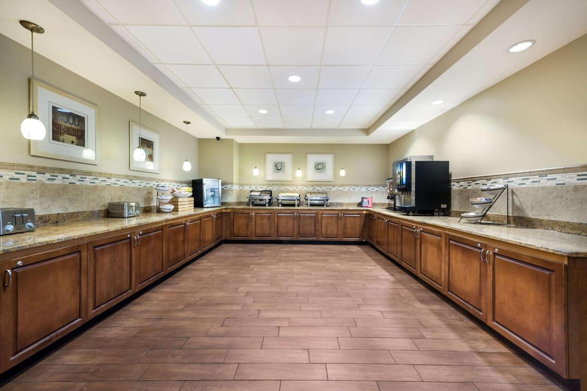 Country Inn & Suites by Radisson, Virginia Beach Oceanfront photo 25