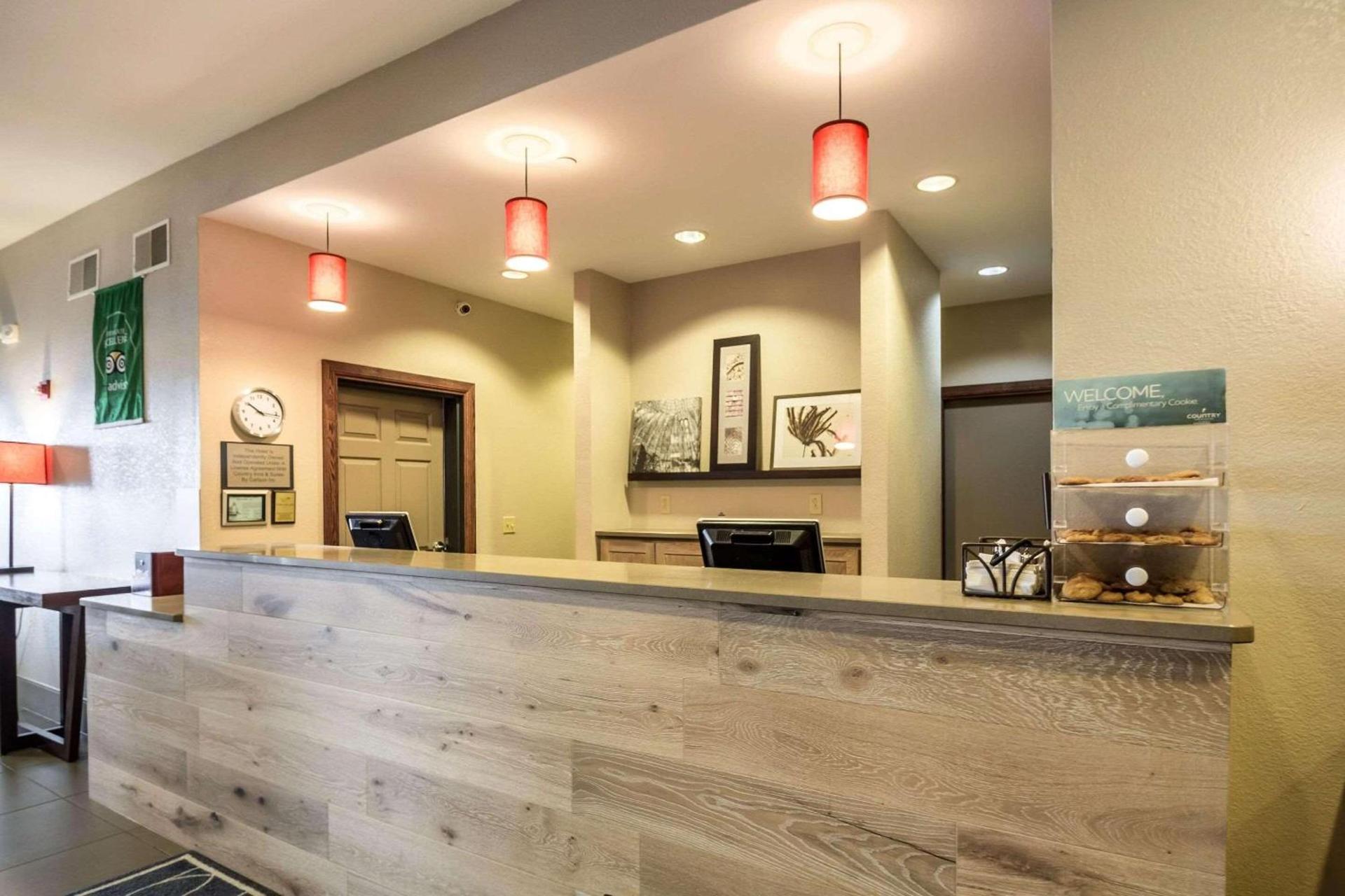 Country Inn & Suites by Radisson, Fond du Lac, WI photo 4