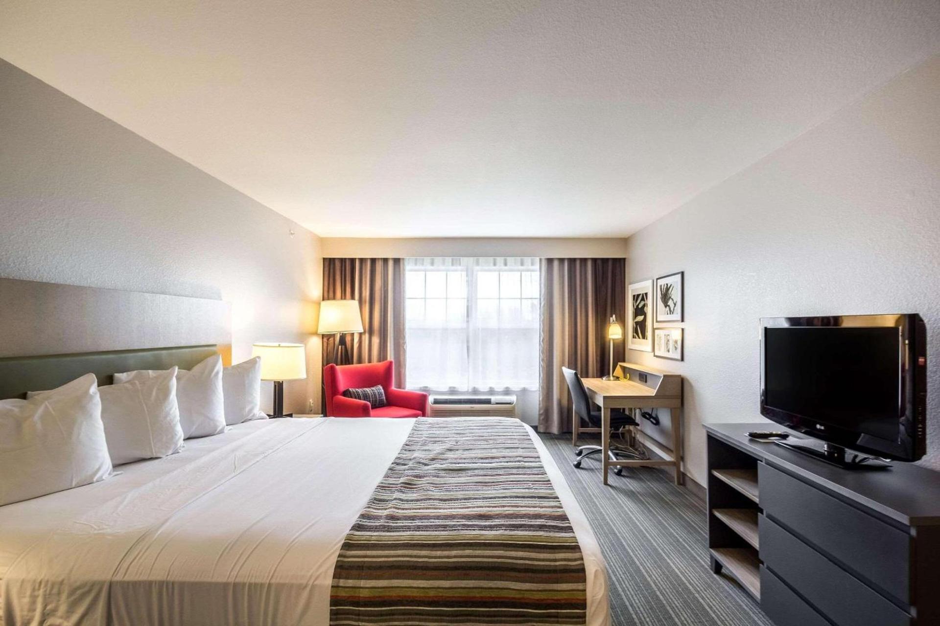 Country Inn & Suites by Radisson, Fond du Lac, WI photo 10