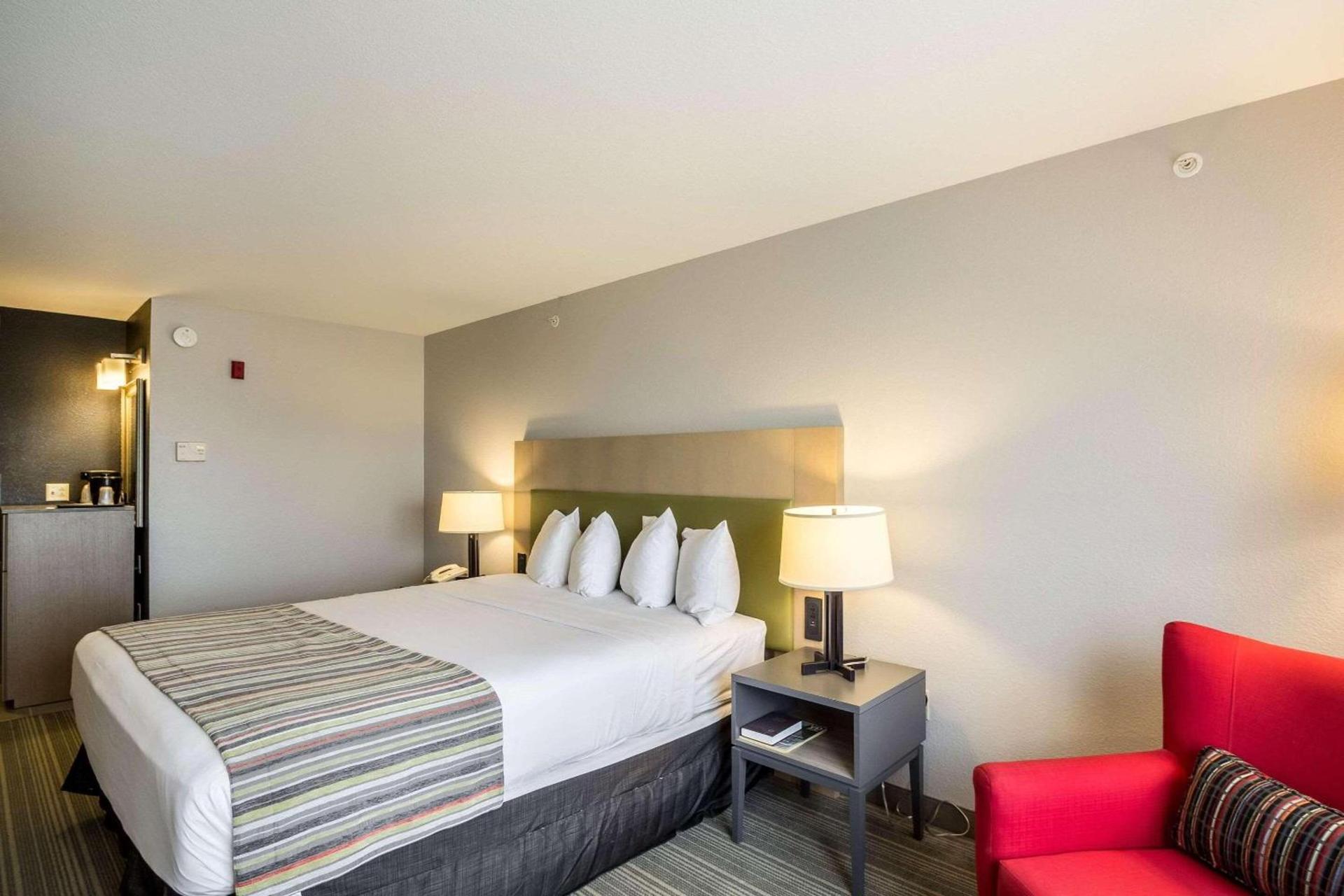 Country Inn & Suites by Radisson, Fond du Lac, WI photo 12