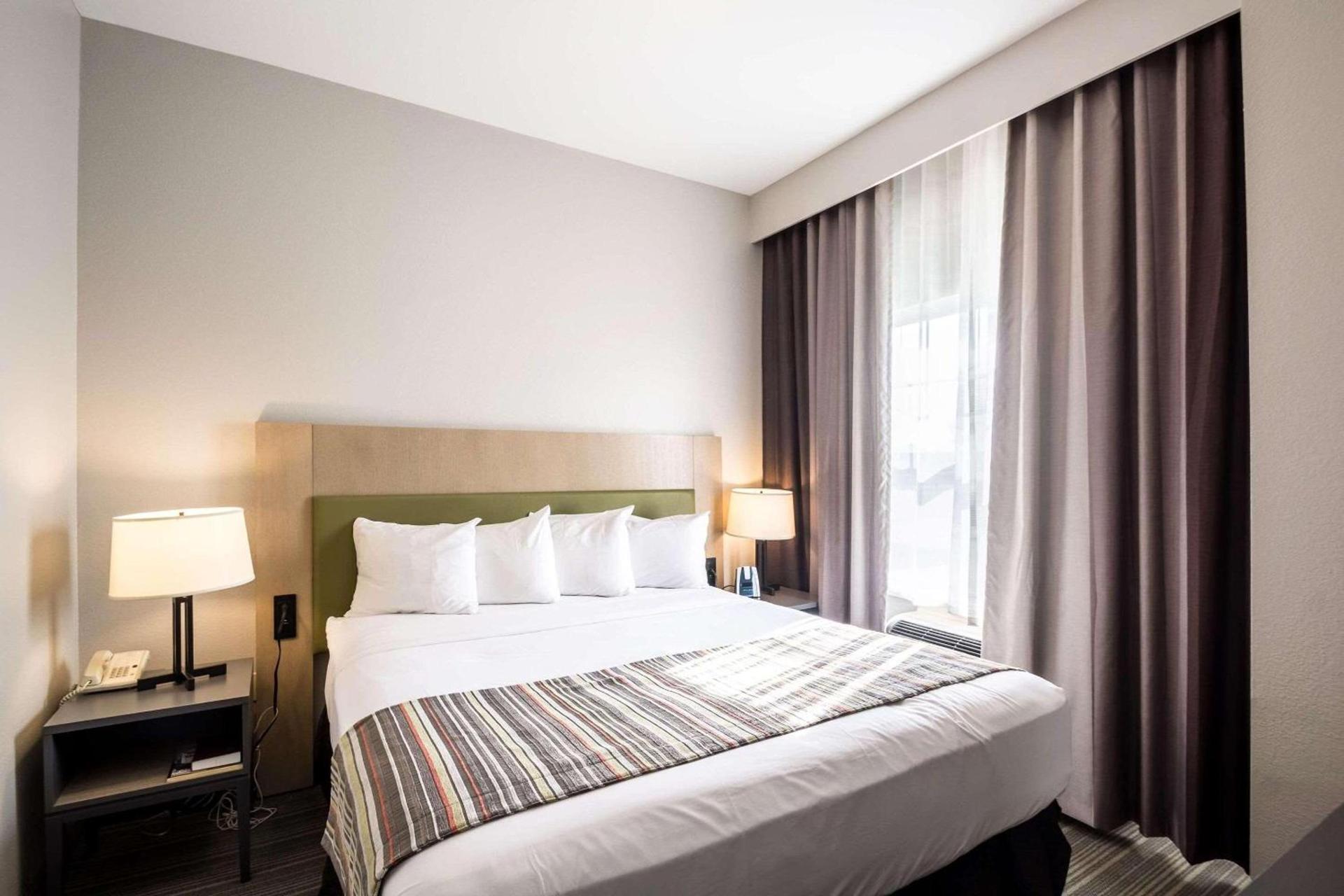 Country Inn & Suites by Radisson, Fond du Lac, WI photo 15