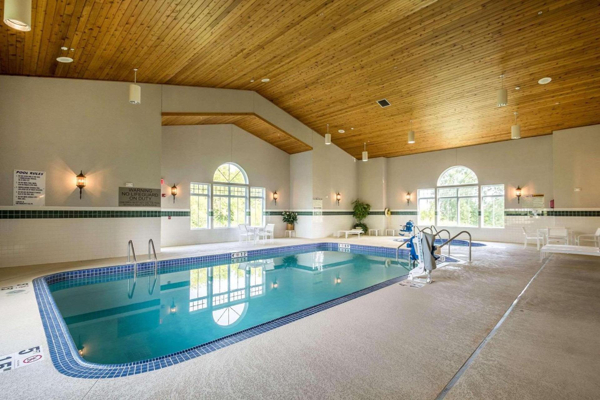 Country Inn & Suites by Radisson, Fond du Lac, WI photo 19