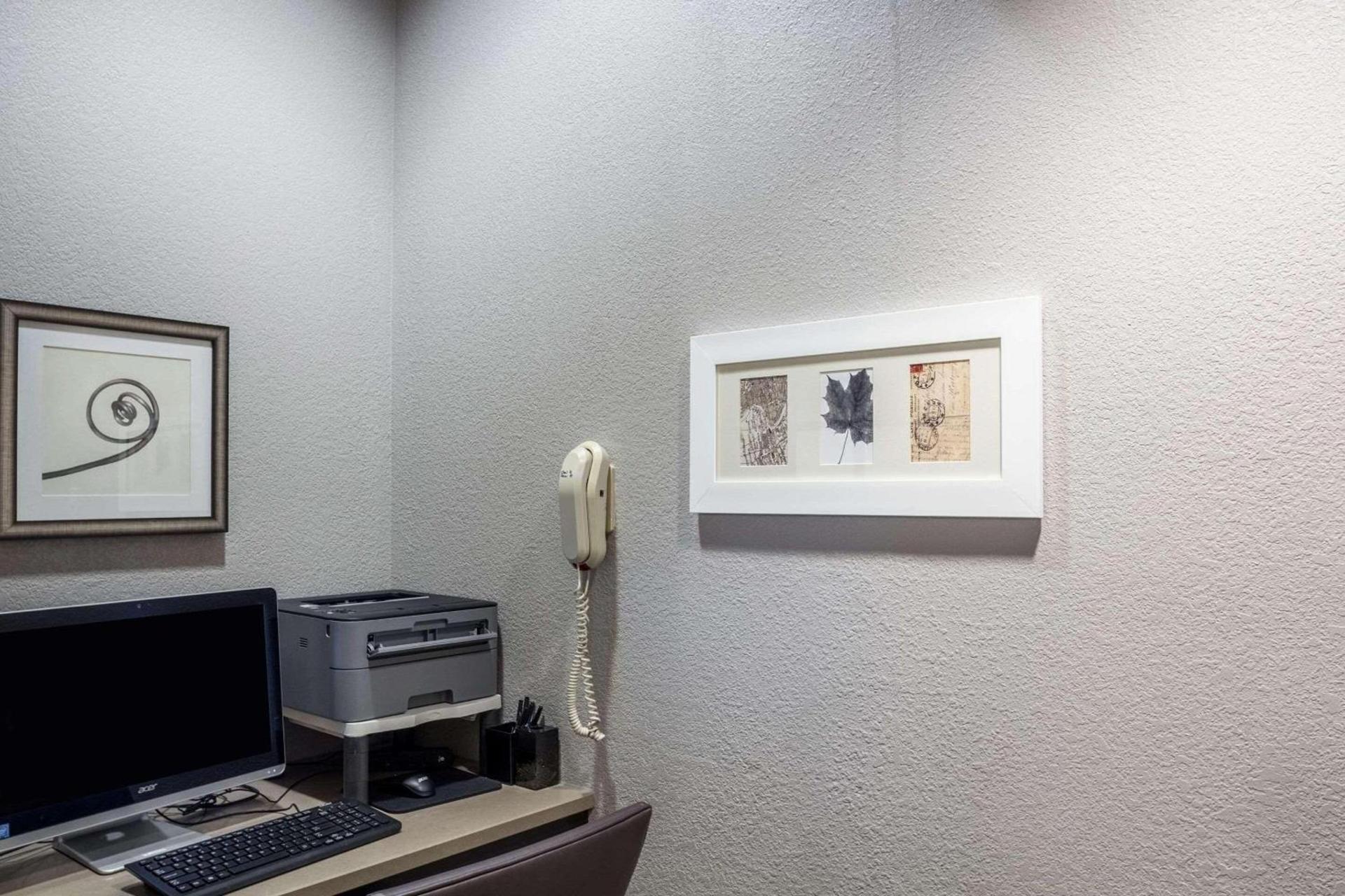 Country Inn & Suites by Radisson, Fond du Lac, WI photo 25