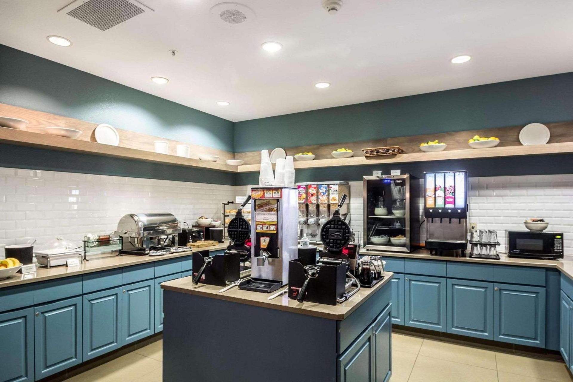 Country Inn & Suites by Radisson, Fond du Lac, WI photo 30