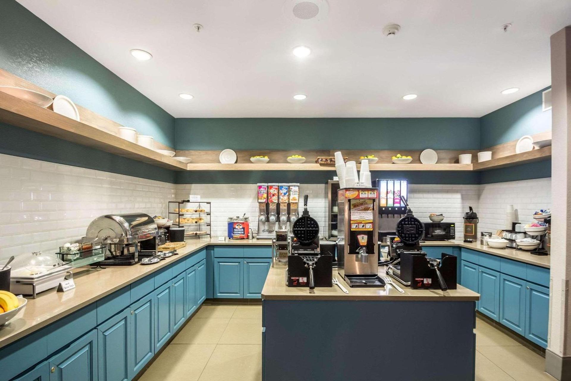 Country Inn & Suites by Radisson, Fond du Lac, WI photo 31