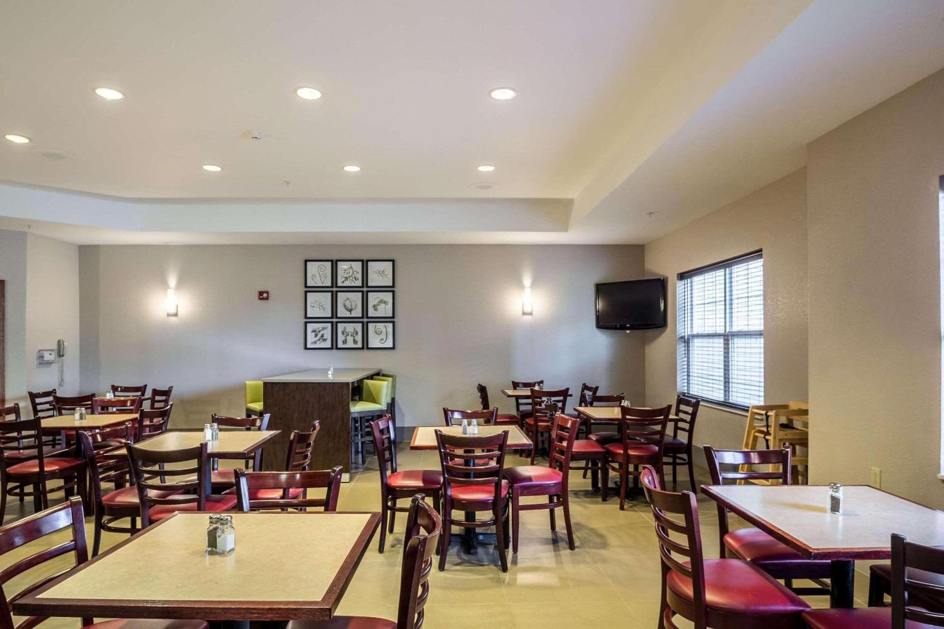 Country Inn & Suites by Radisson, Fond du Lac, WI photo 32