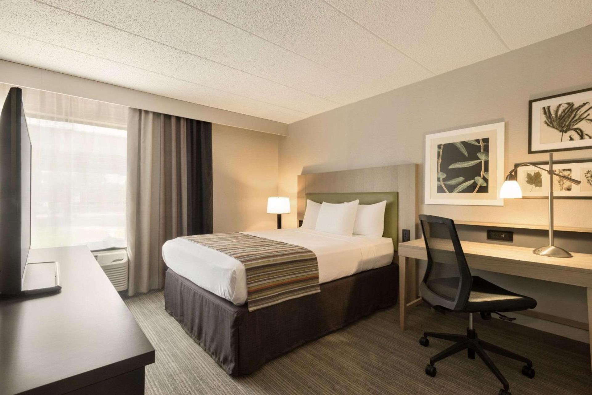 Country Inn & Suites by Radisson, La Crosse, WI photo 12