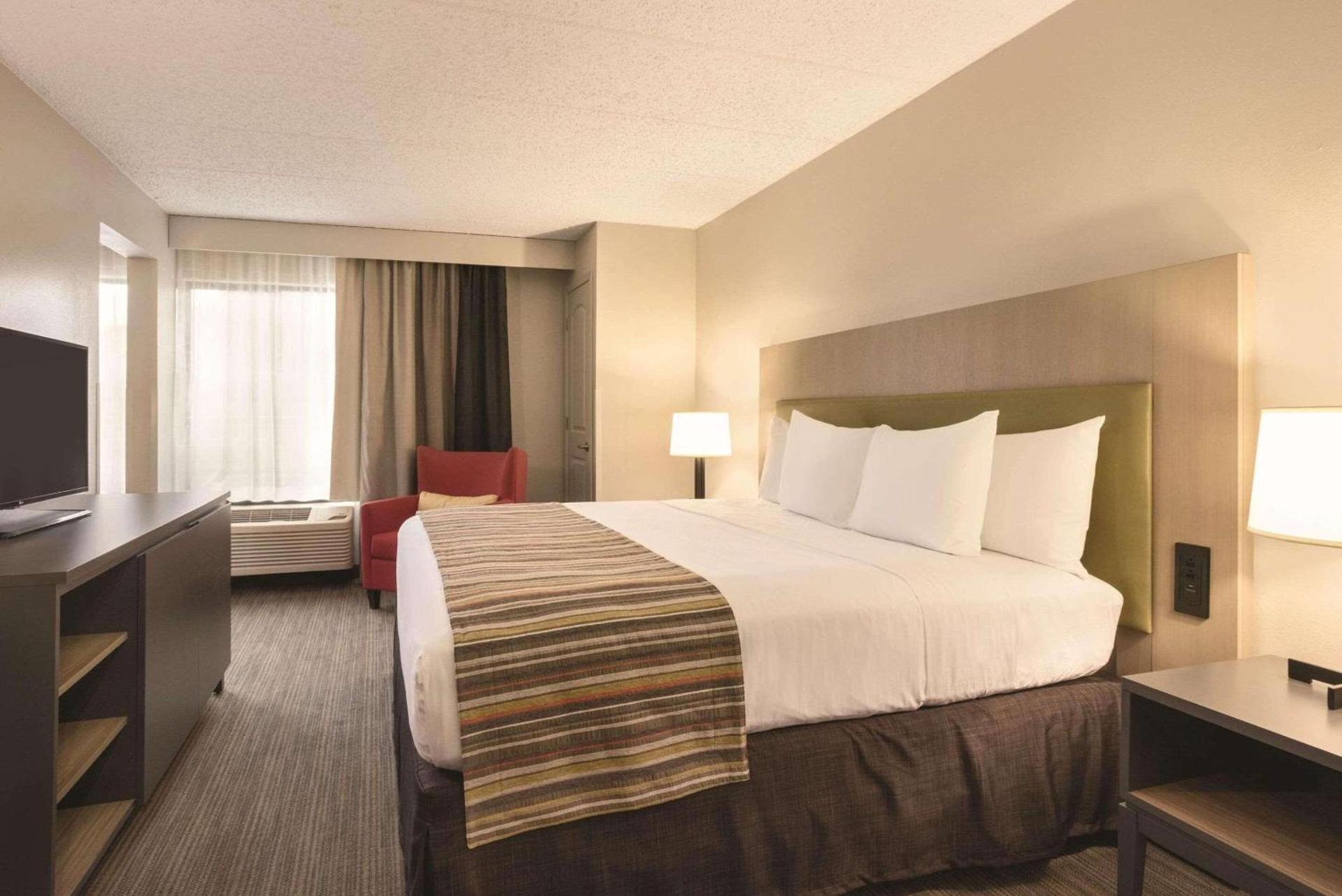 Country Inn & Suites by Radisson, La Crosse, WI photo 16