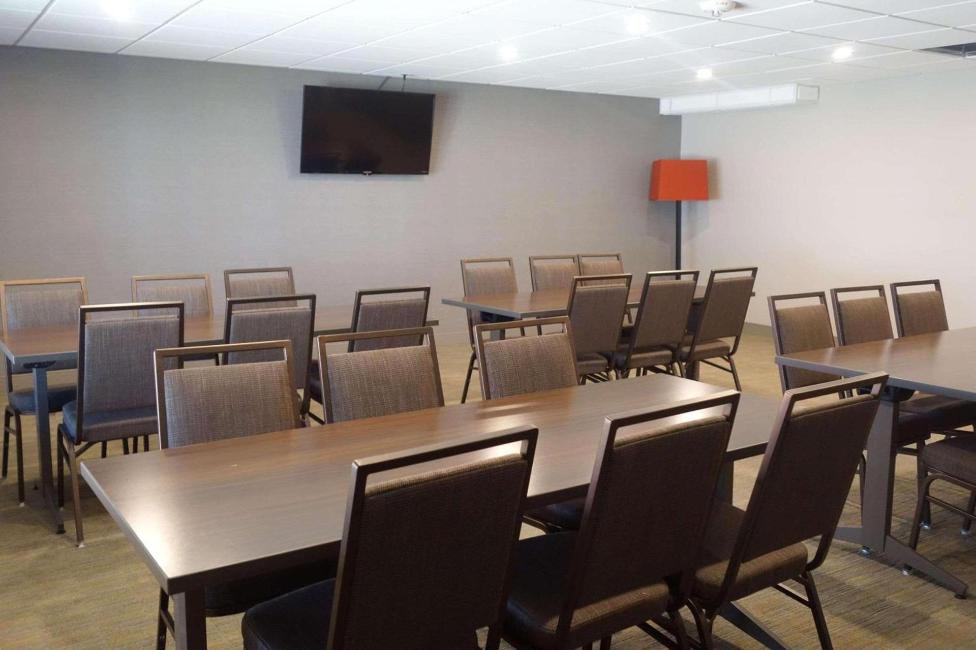 Country Inn & Suites by Radisson, La Crosse, WI photo 24