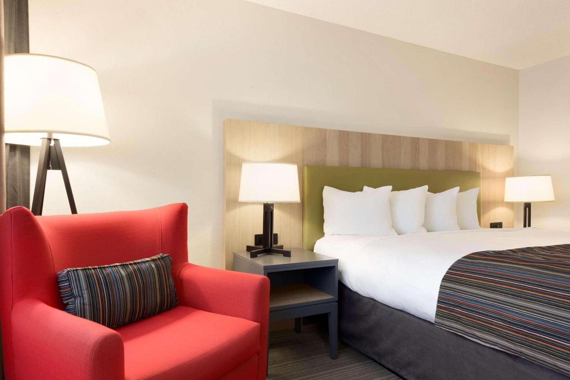 Country Inn & Suites by Radisson, Chippewa Falls, WI photo 3