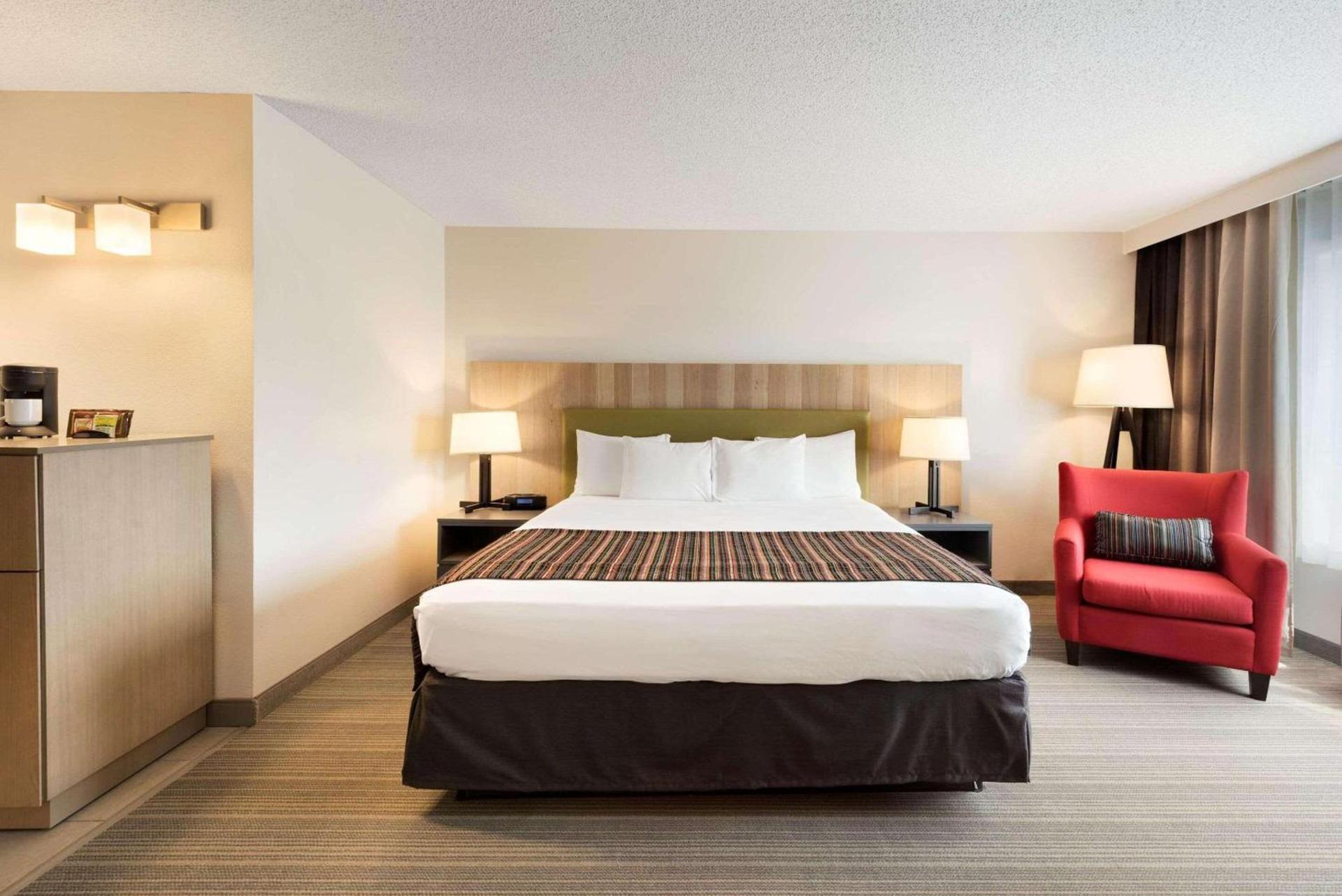 Country Inn & Suites by Radisson, Chippewa Falls, WI photo 4