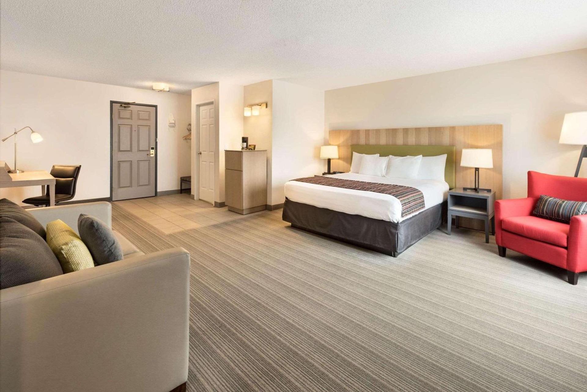 Country Inn & Suites by Radisson, Chippewa Falls, WI photo 5
