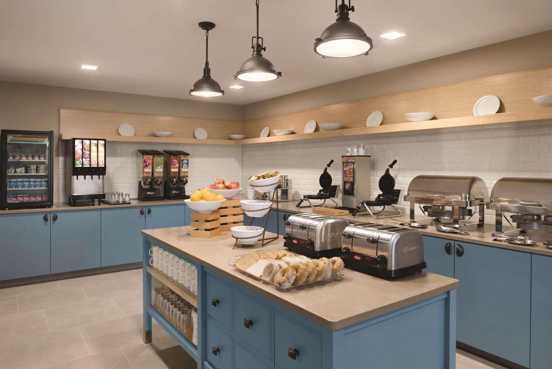 Country Inn & Suites by Radisson, Ft Atkinson, WI photo 21