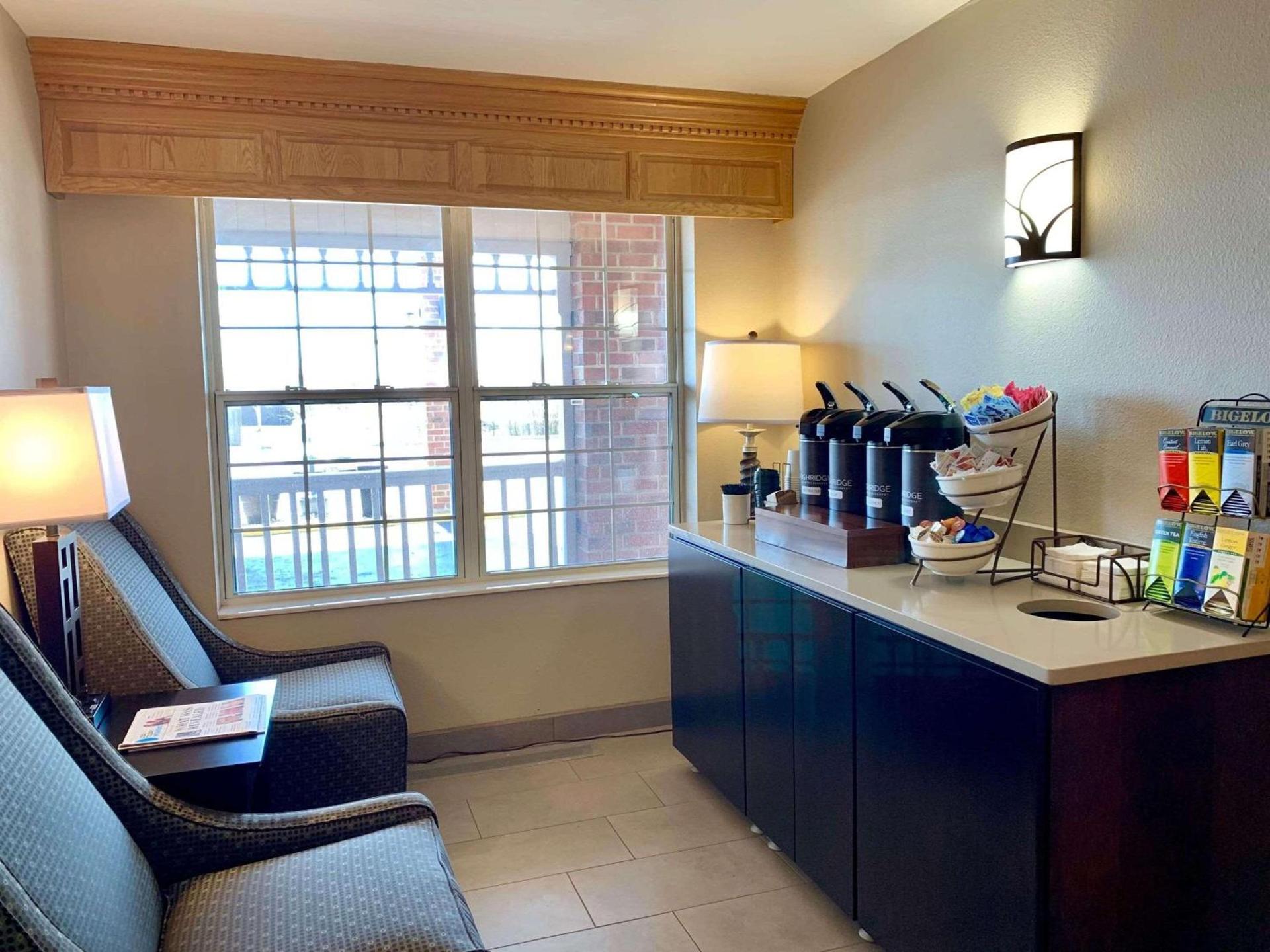 Country Inn & Suites by Radisson Kenosha - Pleasant Prairie photo 4