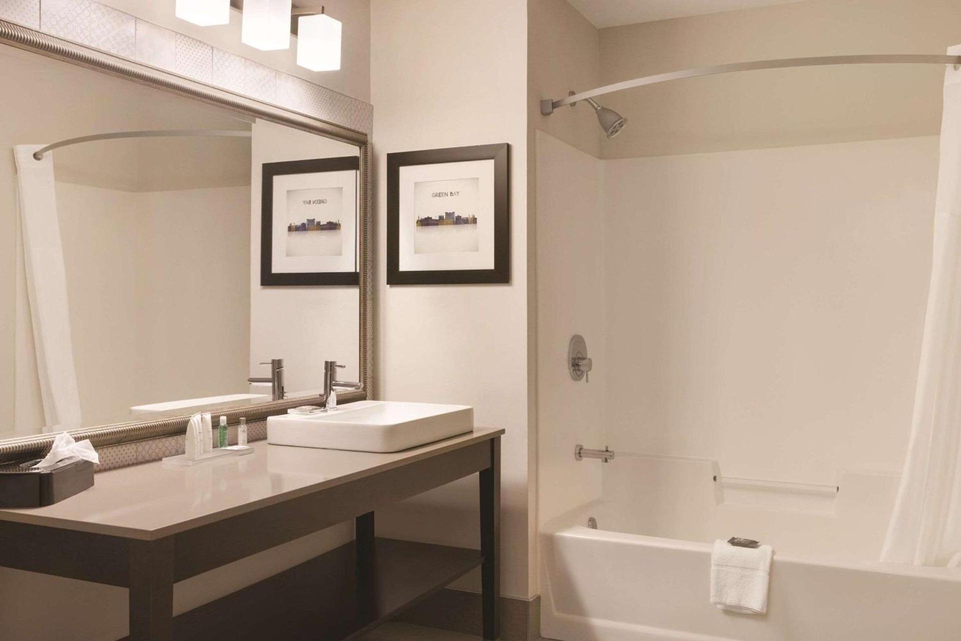 Country Inn & Suites by Radisson, Green Bay North photo 8