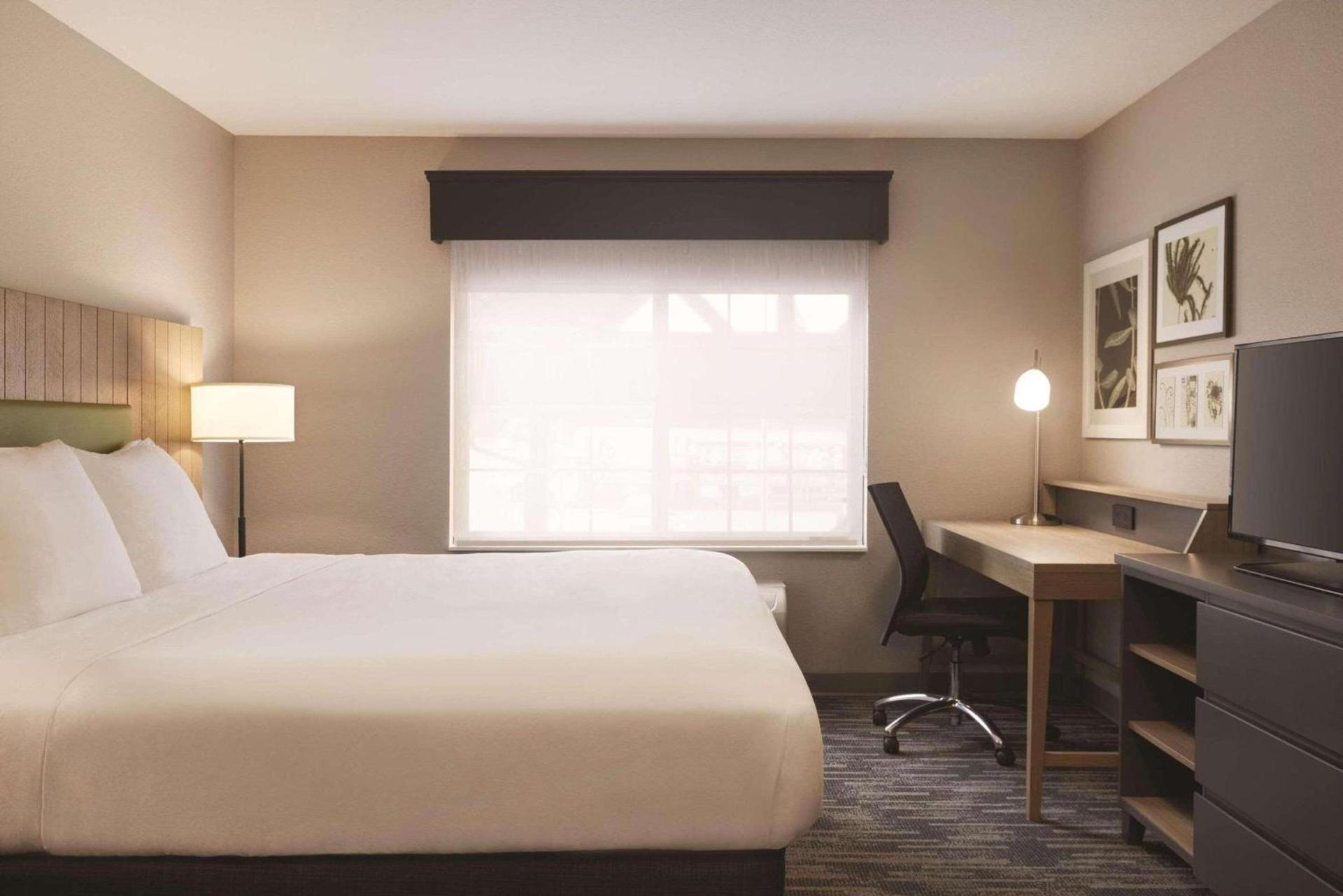 Country Inn & Suites by Radisson, Green Bay North photo 12
